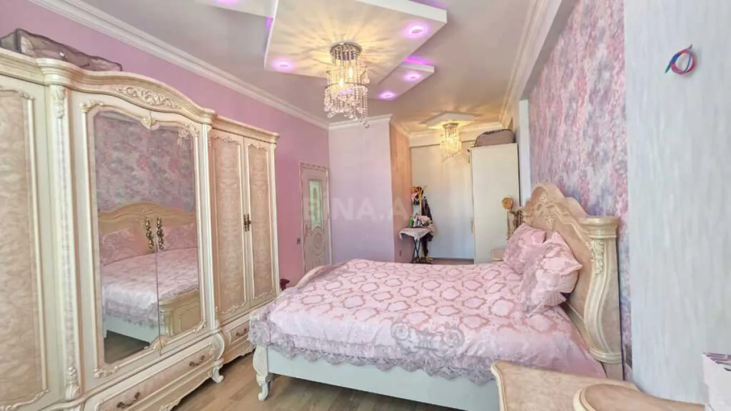 Satılır 3 otaqlı mənzil 92 m²