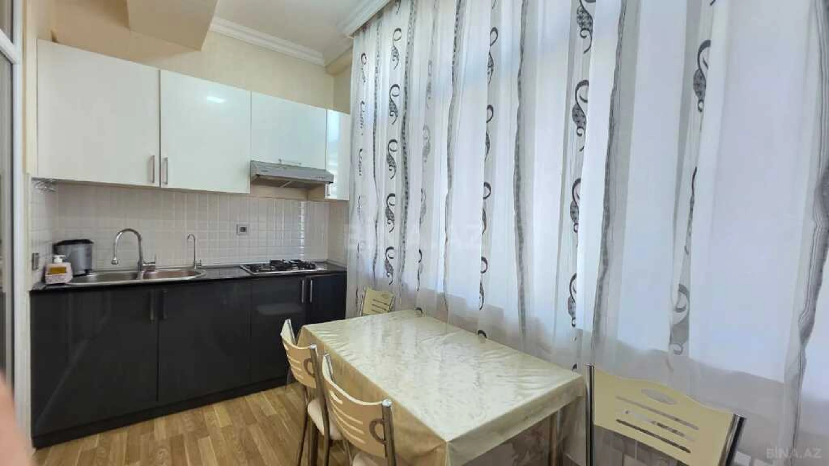 Satılır 3 otaqlı mənzil 92 m²