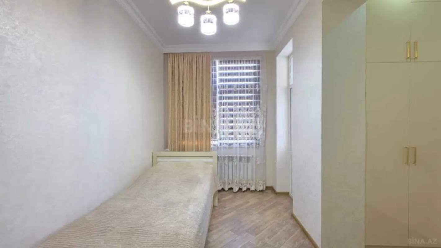 Satılır 3 otaqlı mənzil 92 m²