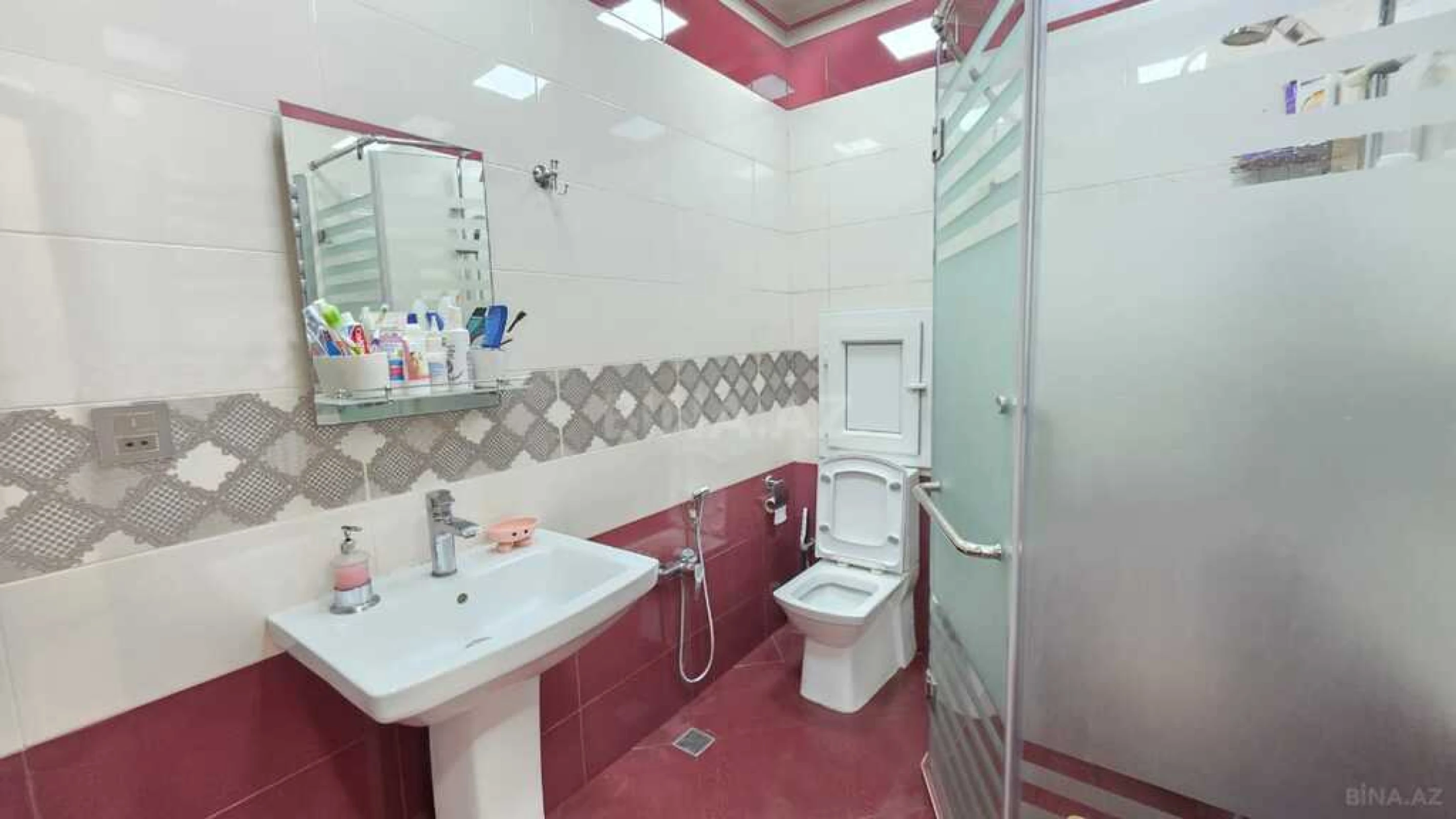 Satılır 3 otaqlı mənzil 92 m²