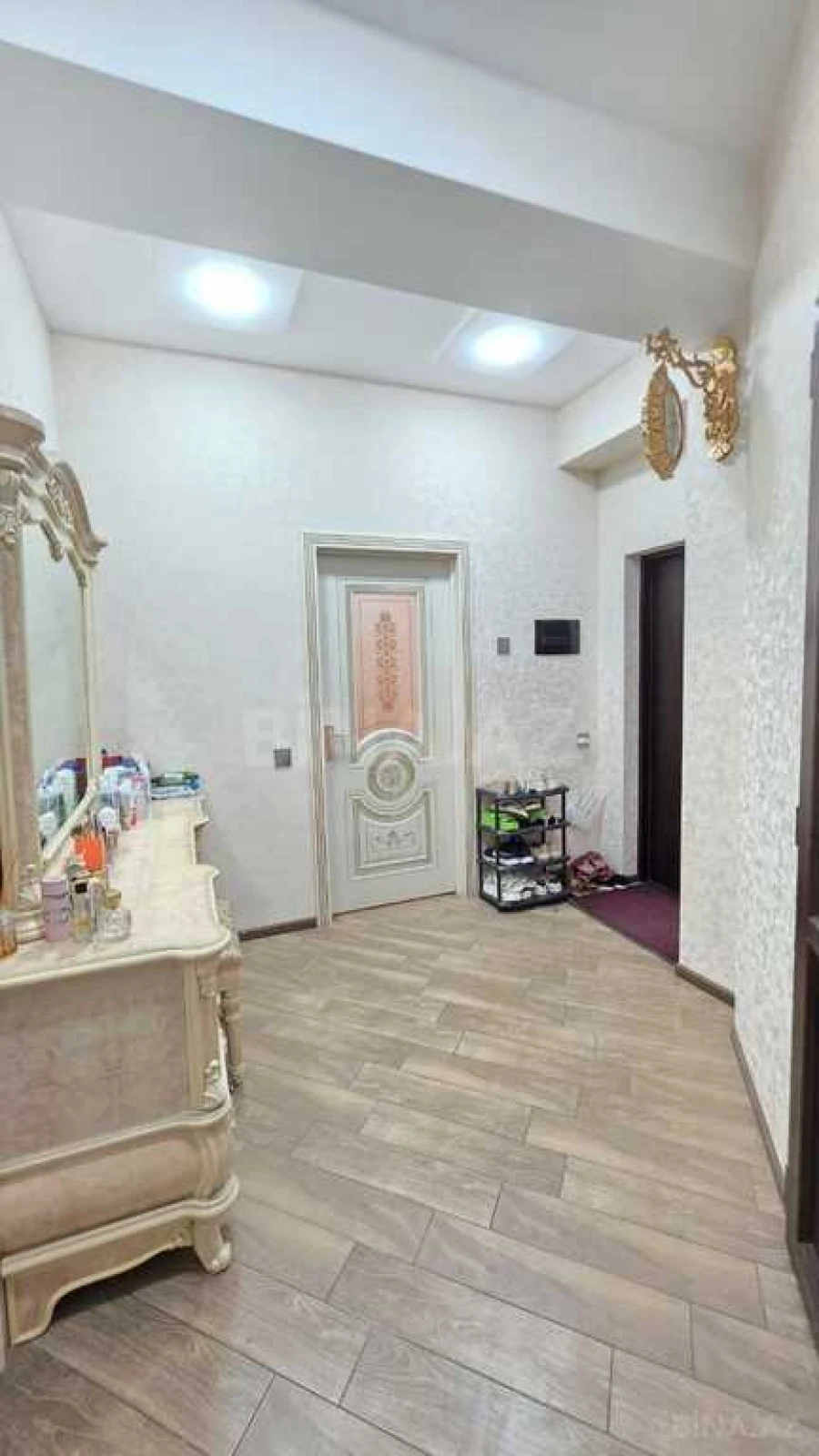 Satılır 3 otaqlı mənzil 92 m²