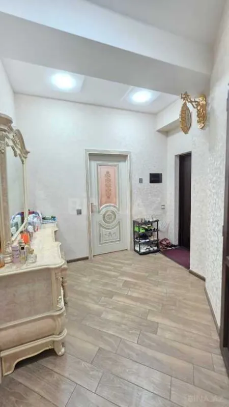 Satılır 3 otaqlı mənzil 92 m²