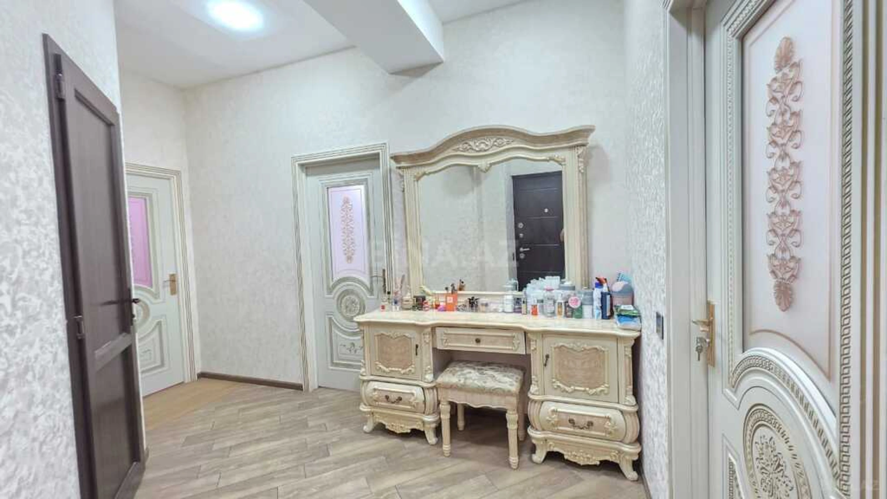 Satılır 3 otaqlı mənzil 92 m²