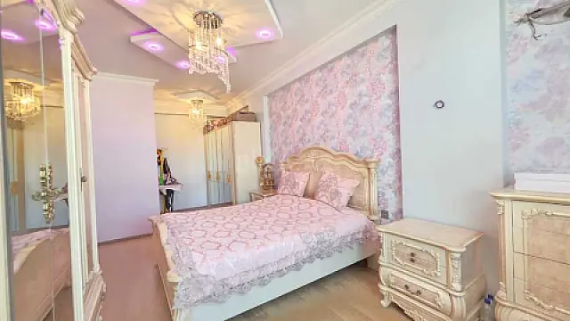 Satılır 3 otaqlı mənzil 92 m²