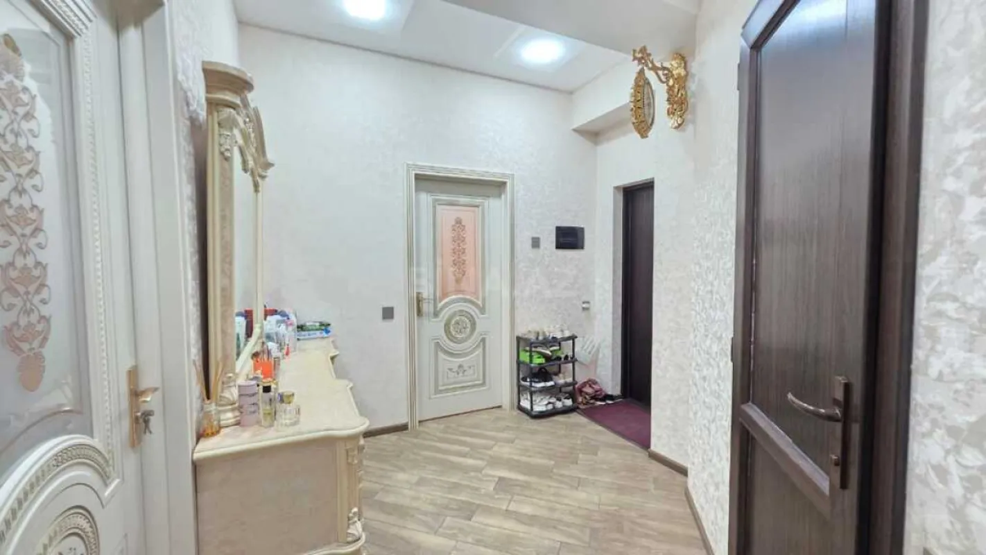 Satılır 3 otaqlı mənzil 92 m²