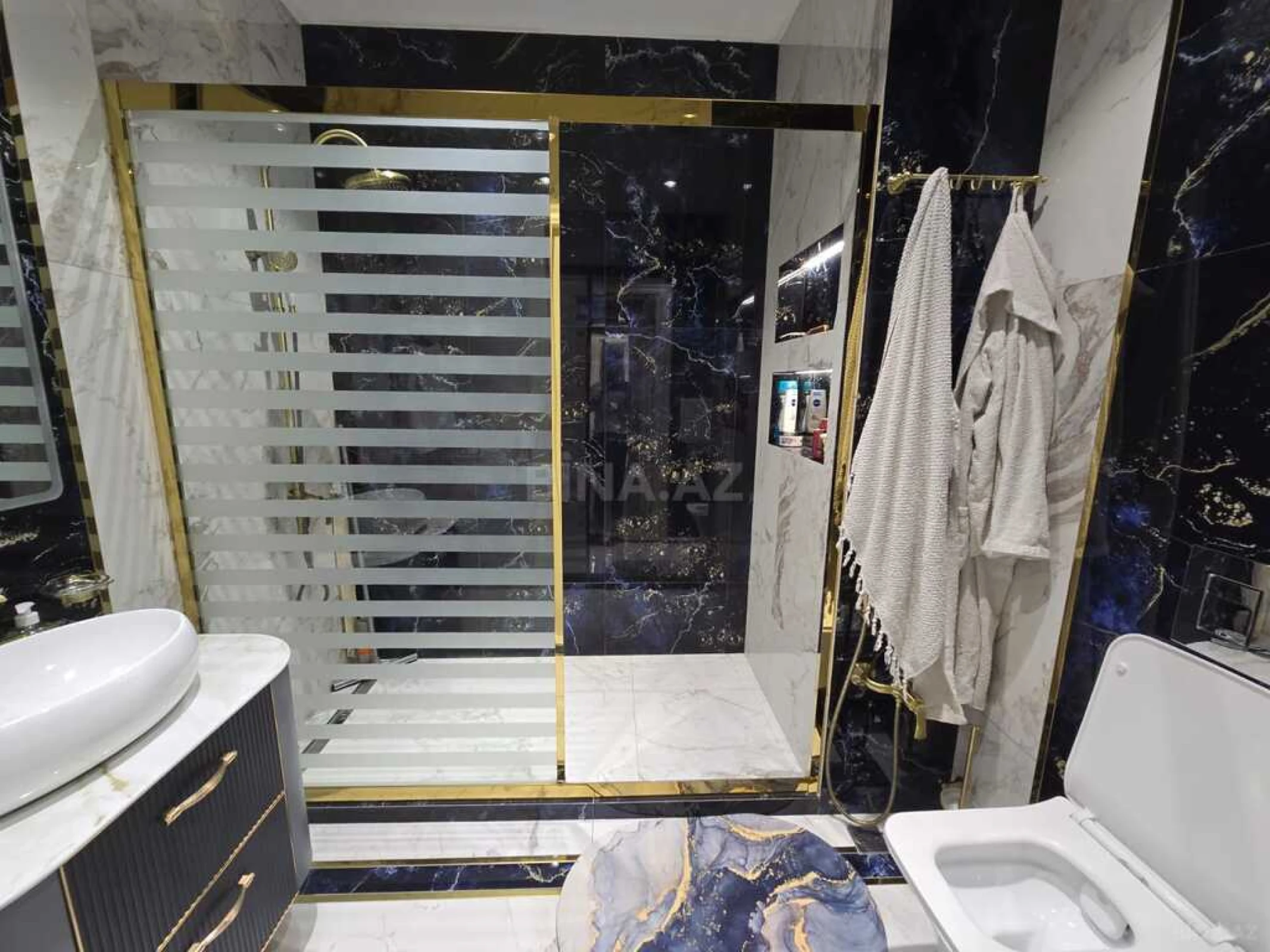 Satılır 4 otaqlı mənzil 185 m²