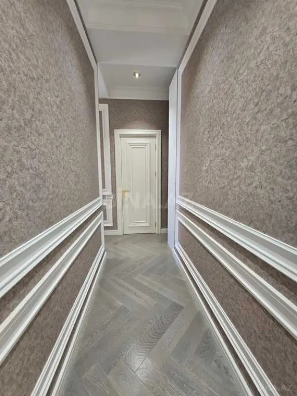 Satılır 4 otaqlı mənzil 185 m²