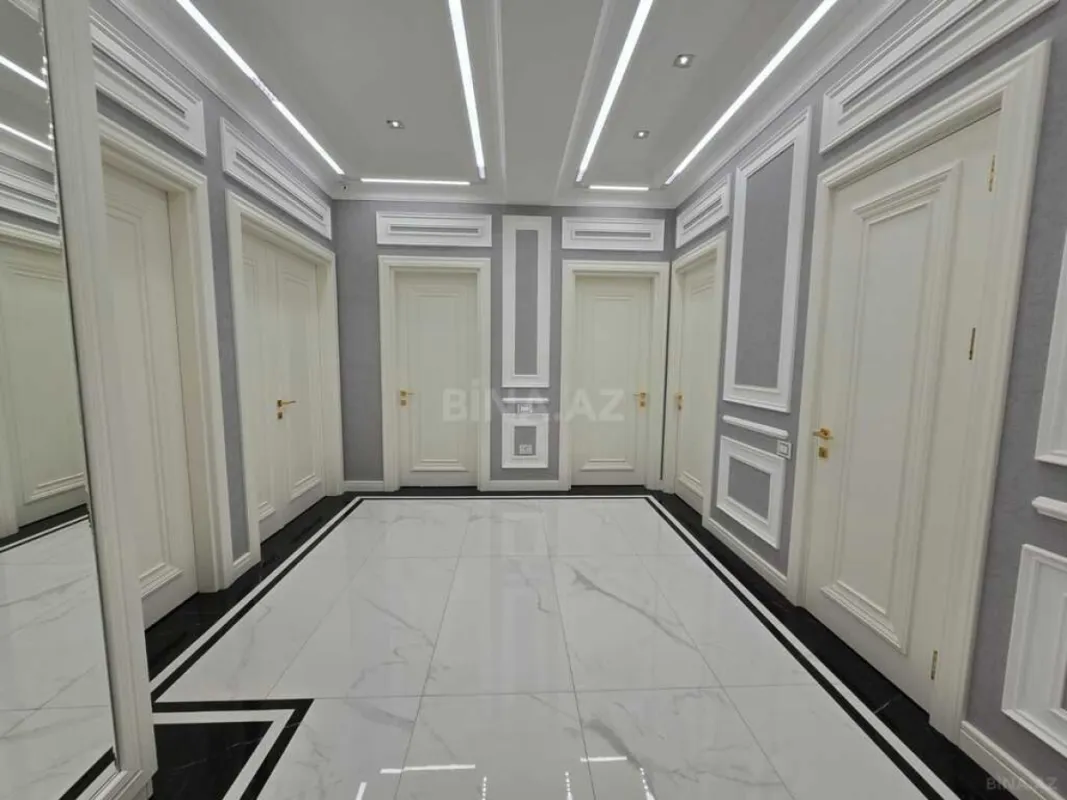 Satılır 4 otaqlı mənzil 185 m²