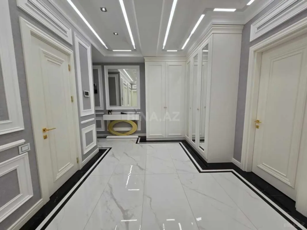 Satılır 4 otaqlı mənzil 185 m²