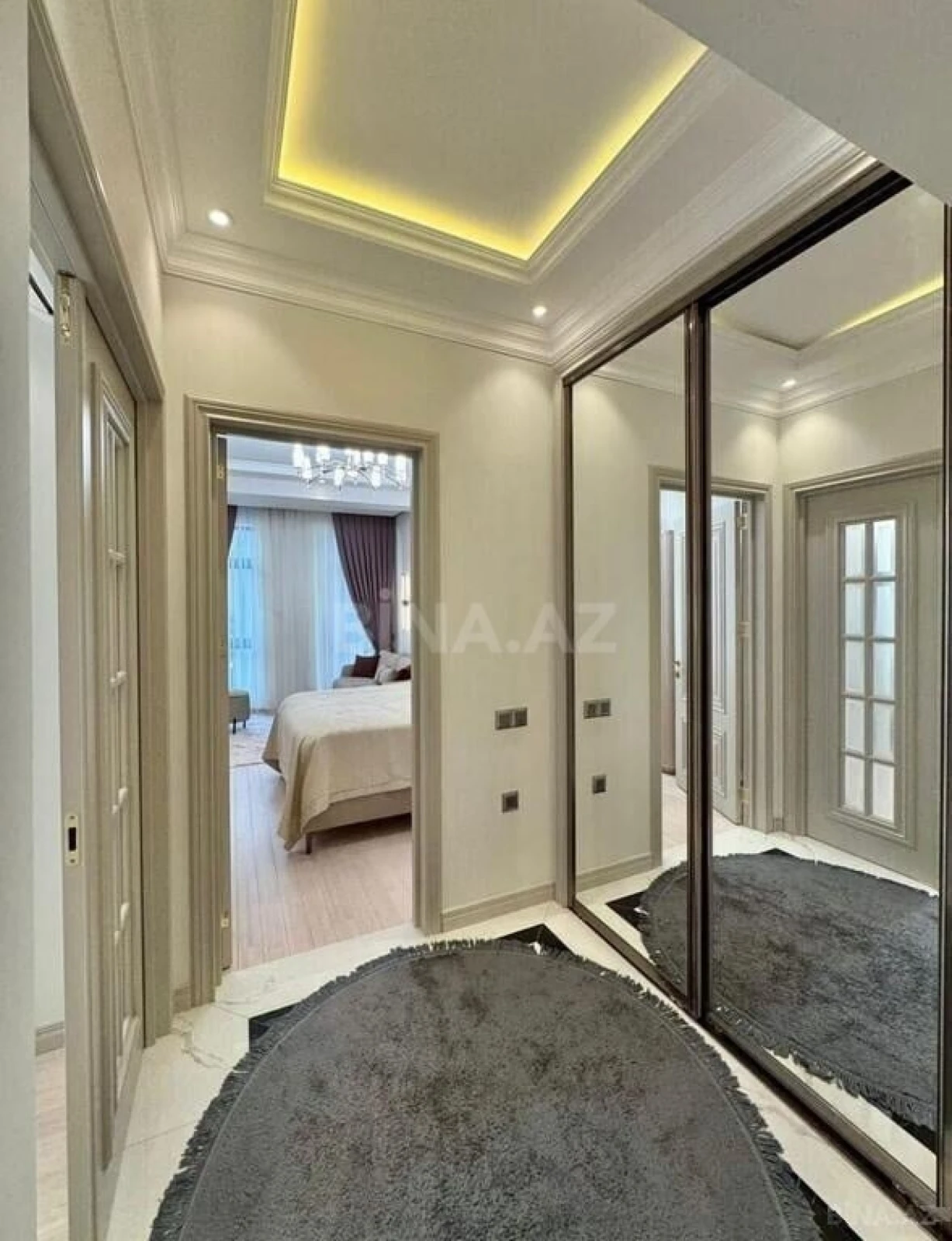 Satılır 3 otaqlı mənzil 126 m²