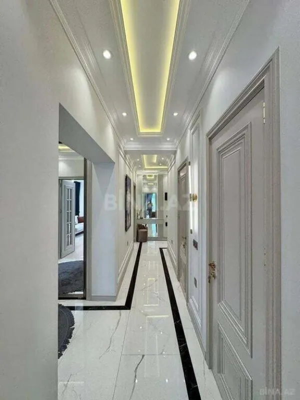 Satılır 3 otaqlı mənzil 126 m²