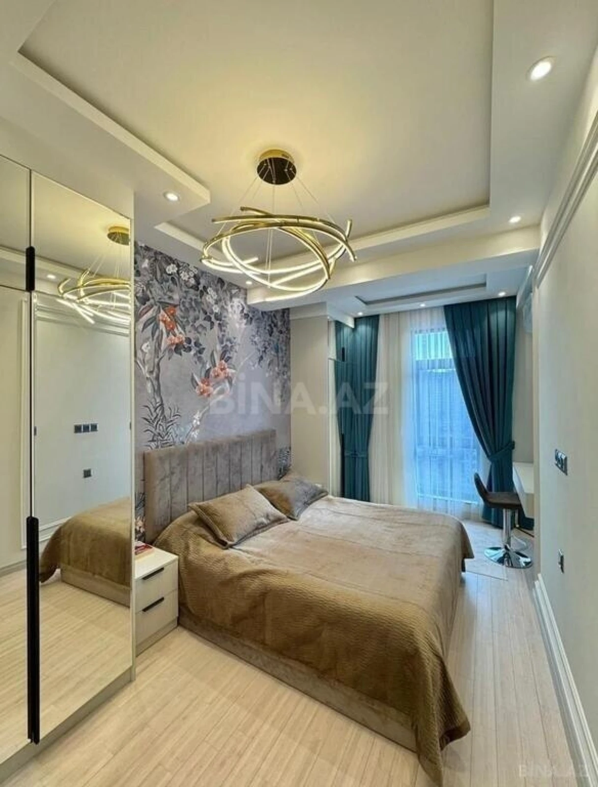 Satılır 3 otaqlı mənzil 126 m²