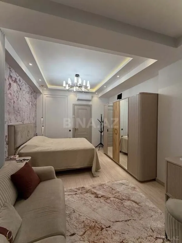 Satılır 3 otaqlı mənzil 126 m²
