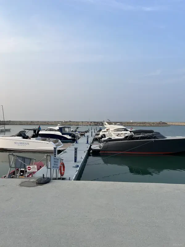 Satılır 3 otaqlı mənzil 134 m²