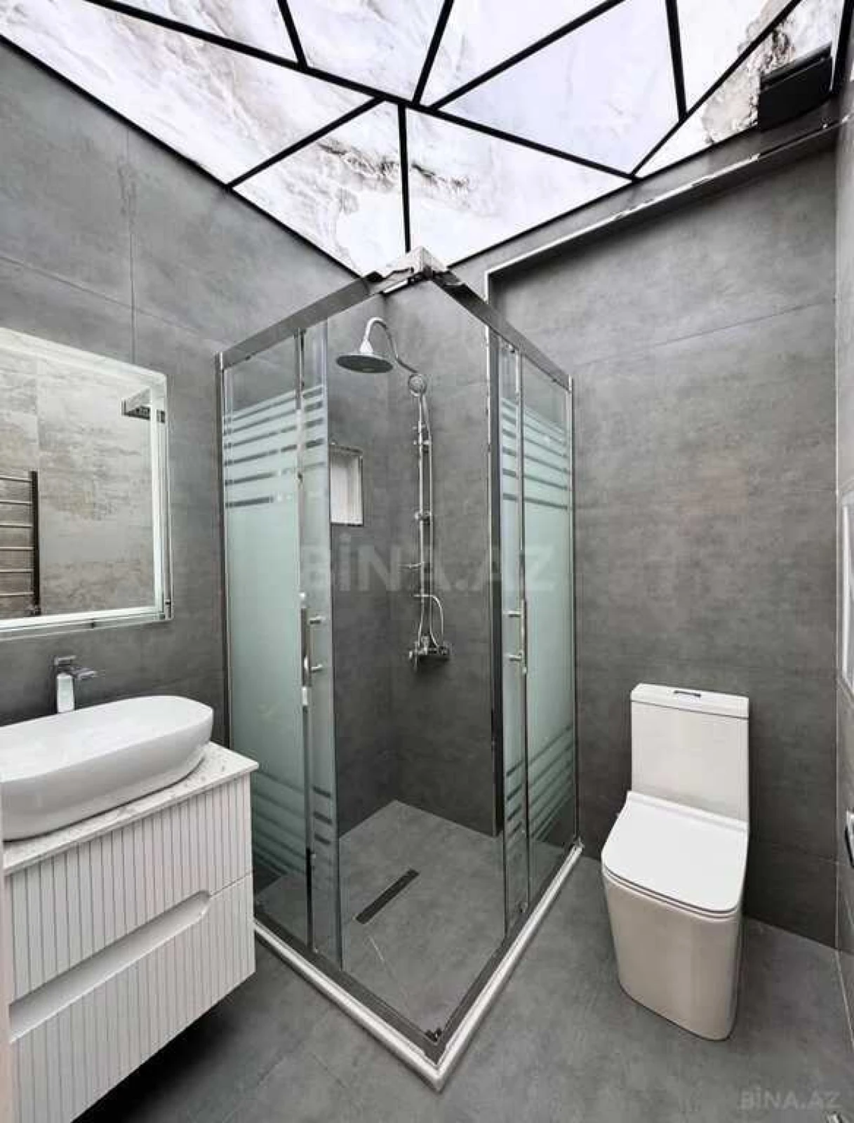 Satılır 2 otaqlı mənzil 95 m²