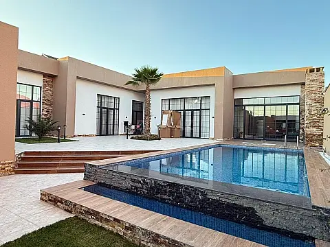 Kirayə verilir 4 otaqlı həyət evi 220 m²