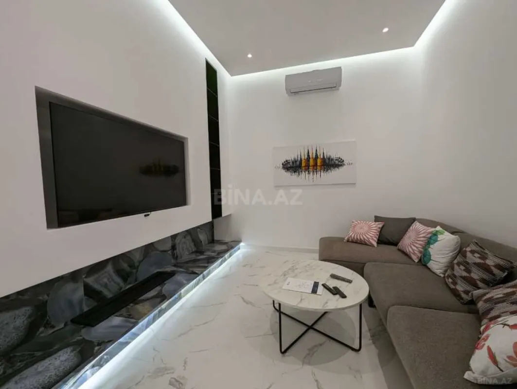 Kirayə verilir 5 otaqlı həyət evi 300 m²