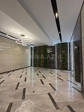 Satılır 4 otaqlı mənzil 178 m²