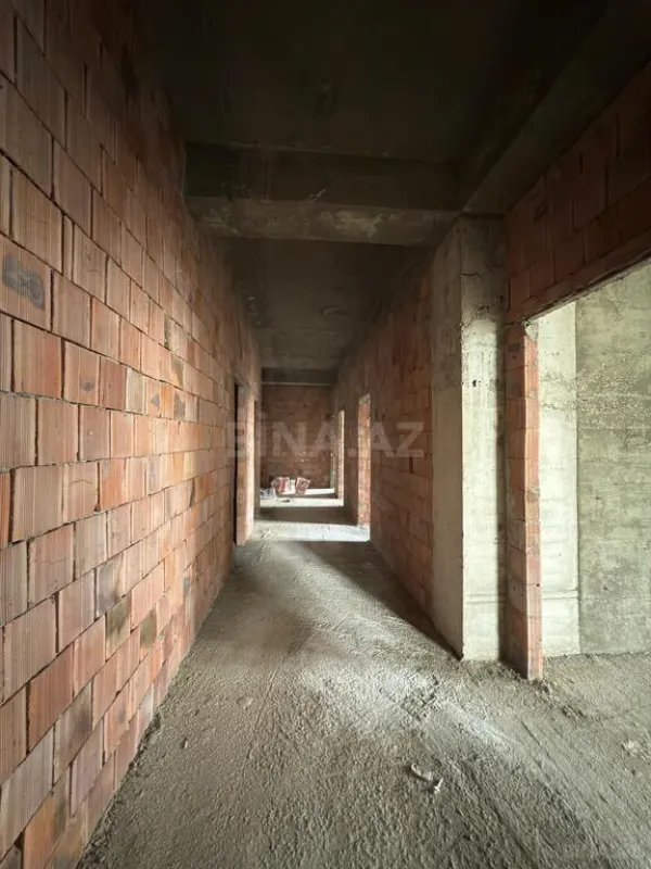 Satılır 4 otaqlı mənzil 178 m²