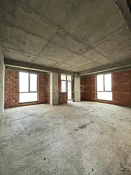 Satılır 4 otaqlı mənzil 178 m²