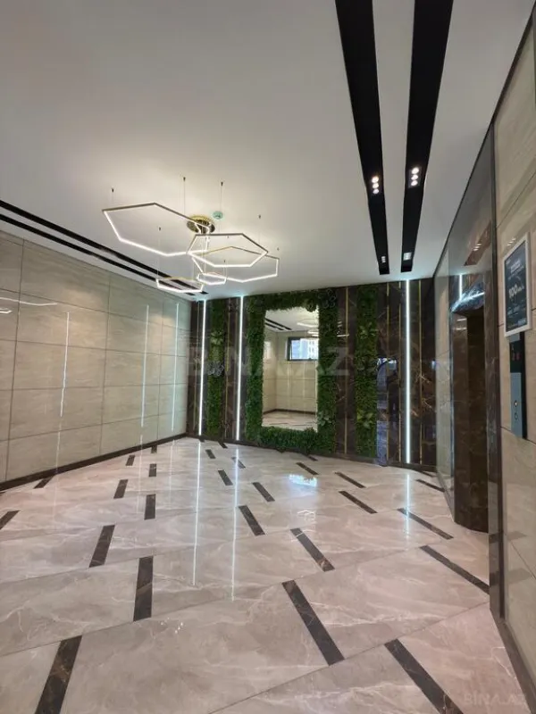 Satılır 4 otaqlı mənzil 178 m²