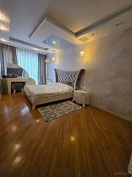 Satılır 3 otaqlı mənzil 131 m²