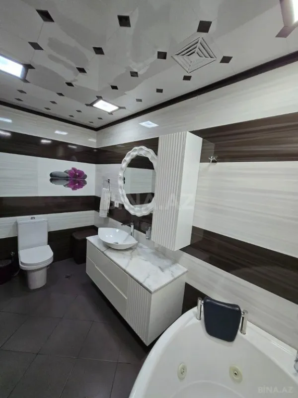 Satılır 3 otaqlı mənzil 131 m²