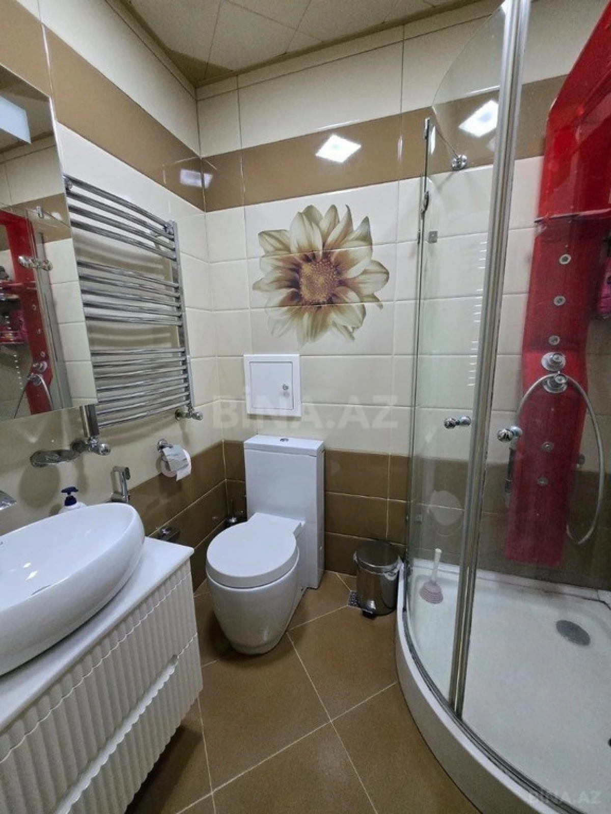 Satılır 3 otaqlı mənzil 131 m²