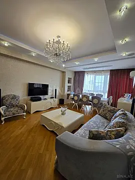 Satılır 3 otaqlı mənzil 131 m²