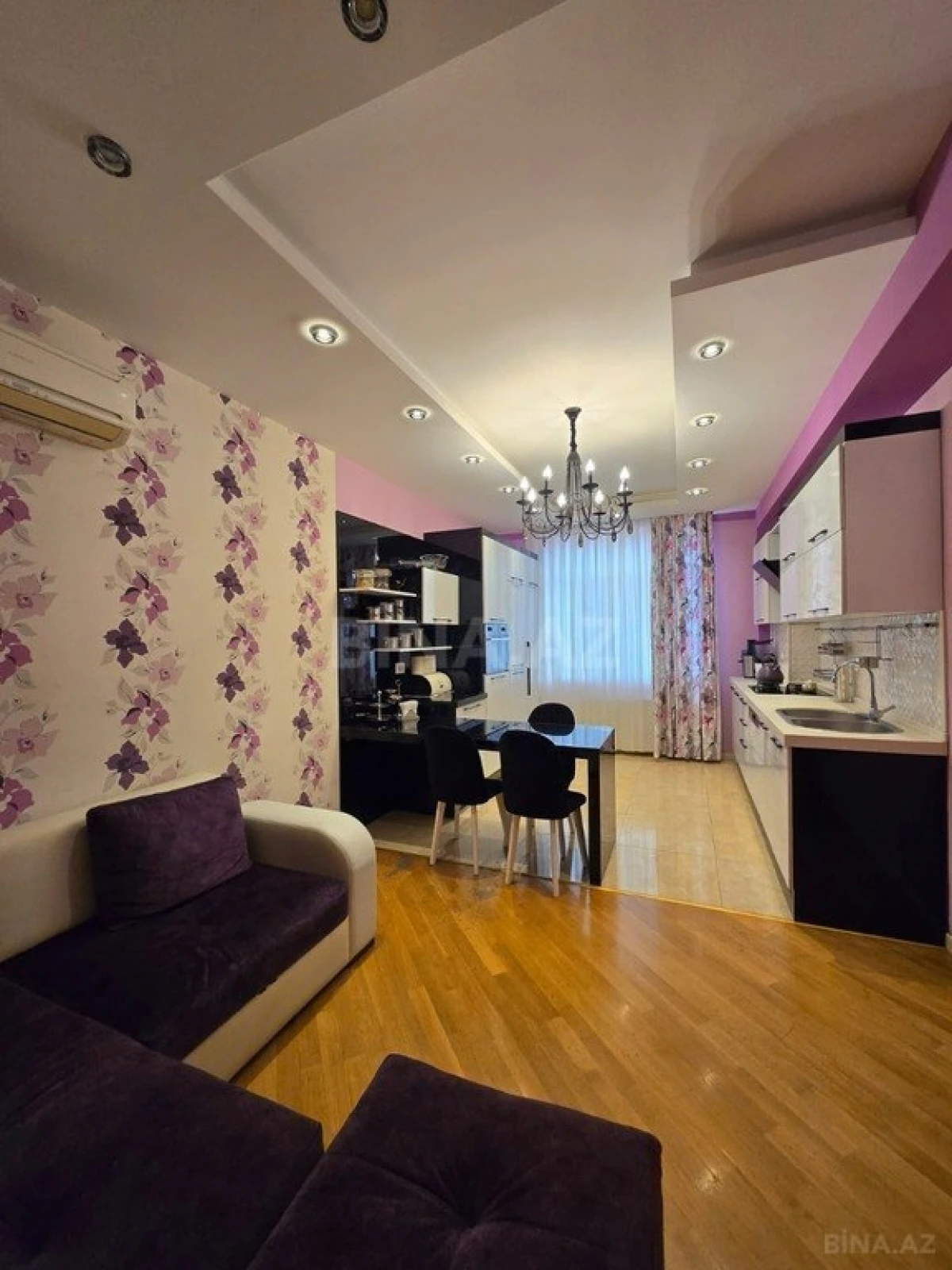 Satılır 3 otaqlı mənzil 131 m²