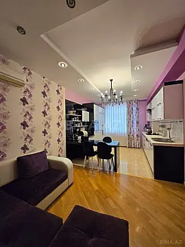Satılır 3 otaqlı mənzil 131 m²