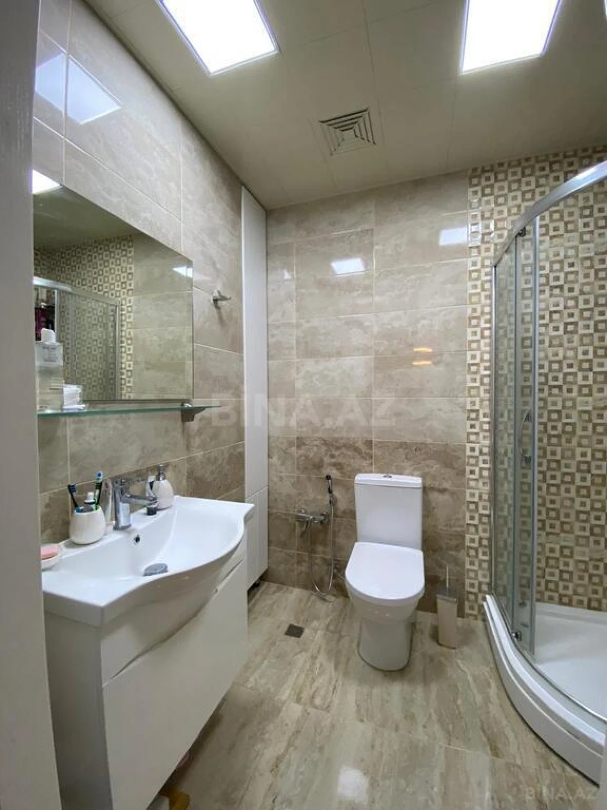 Kirayə verilir 2 otaqlı mənzil 50 m²