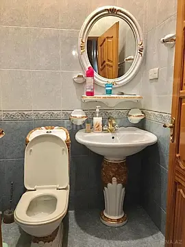 Satılır 4 otaqlı mənzil 180 m²