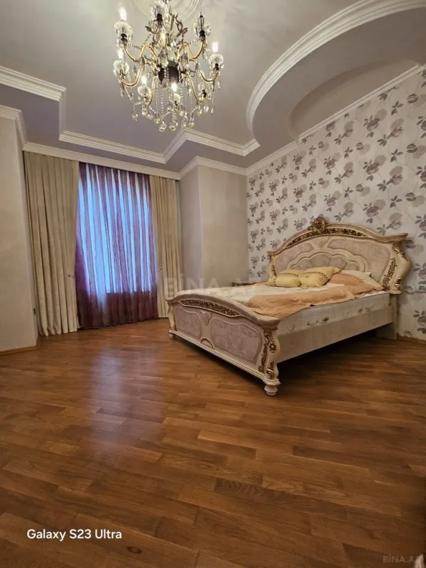 Satılır 8 otaqlı həyət evi 300 m²