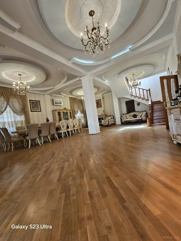 Satılır 8 otaqlı həyət evi 300 m²