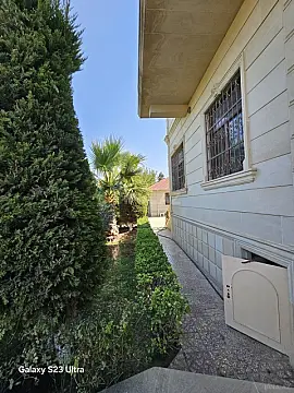 Satılır 8 otaqlı həyət evi 300 m²