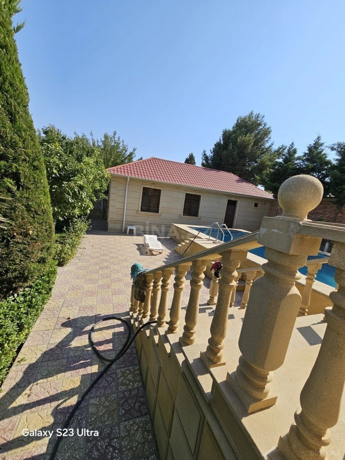 Satılır 8 otaqlı həyət evi 300 m²