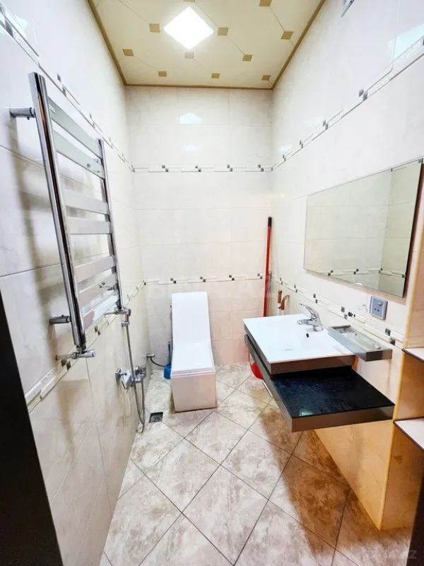 Kirayə verilir 3 otaqlı mənzil 140 m²