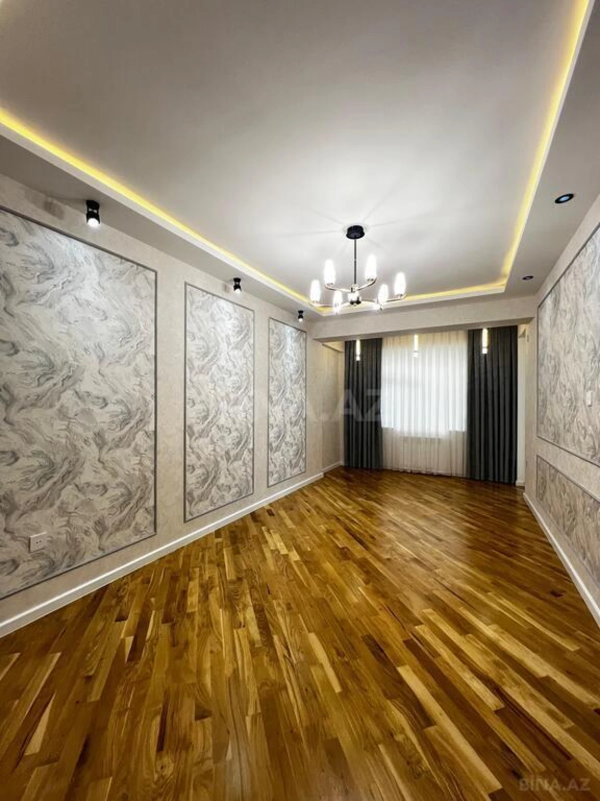 Satılır 4 otaqlı mənzil 155 m²