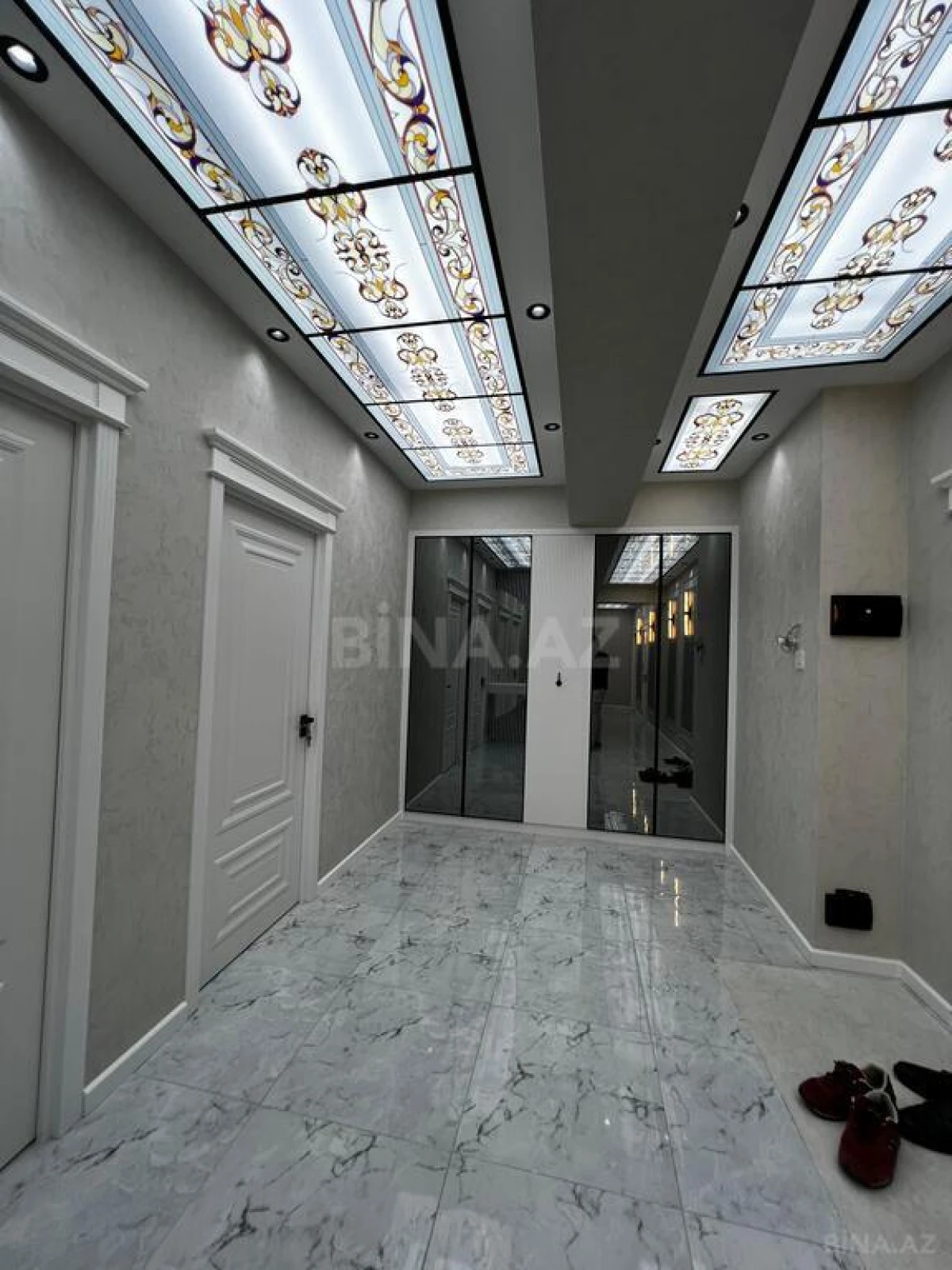 Satılır 4 otaqlı mənzil 155 m²