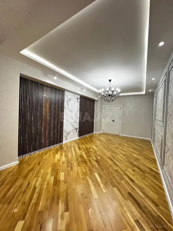 Satılır 4 otaqlı mənzil 155 m²