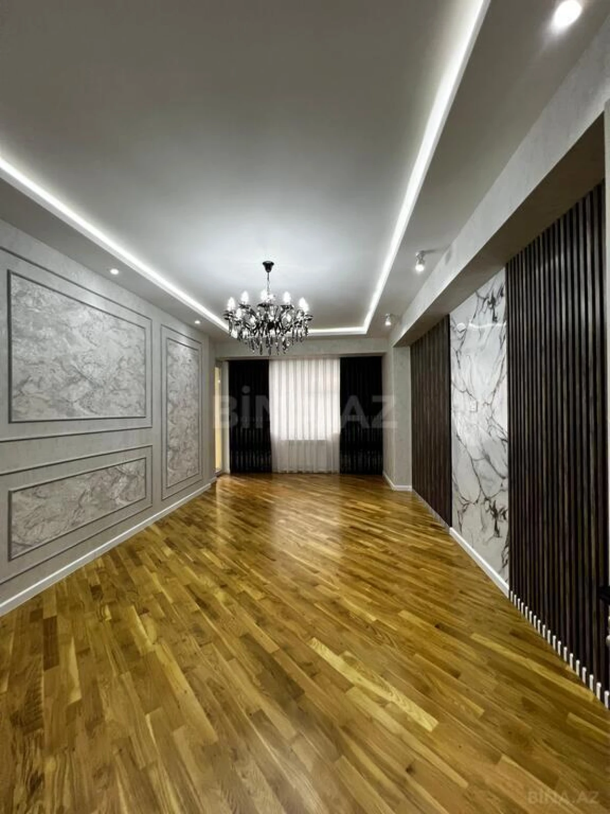Satılır 4 otaqlı mənzil 155 m²
