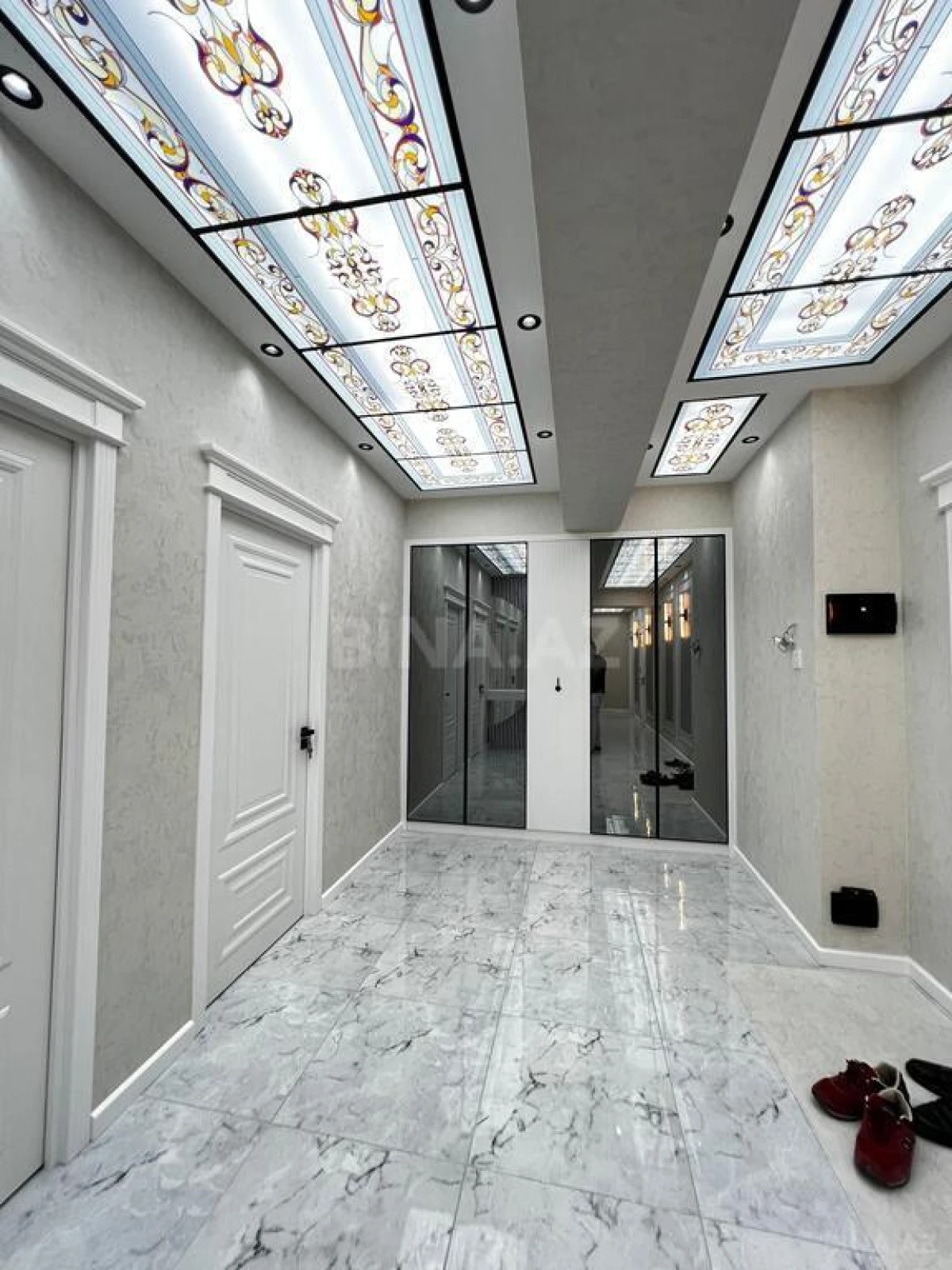 Satılır 4 otaqlı mənzil 155 m²