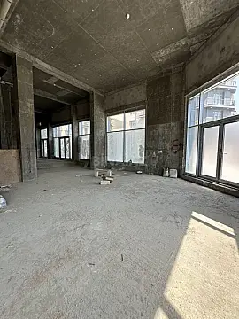 Satılır obyekt 390 m²