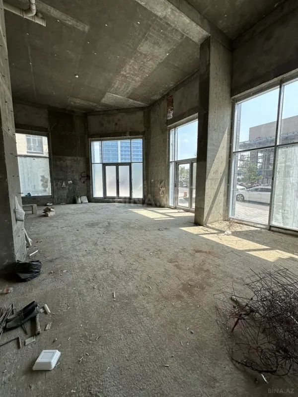 Satılır obyekt 390 m²