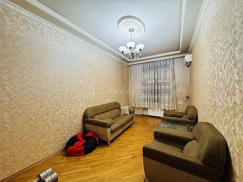 Satılır 2 otaqlı mənzil 65 m²
