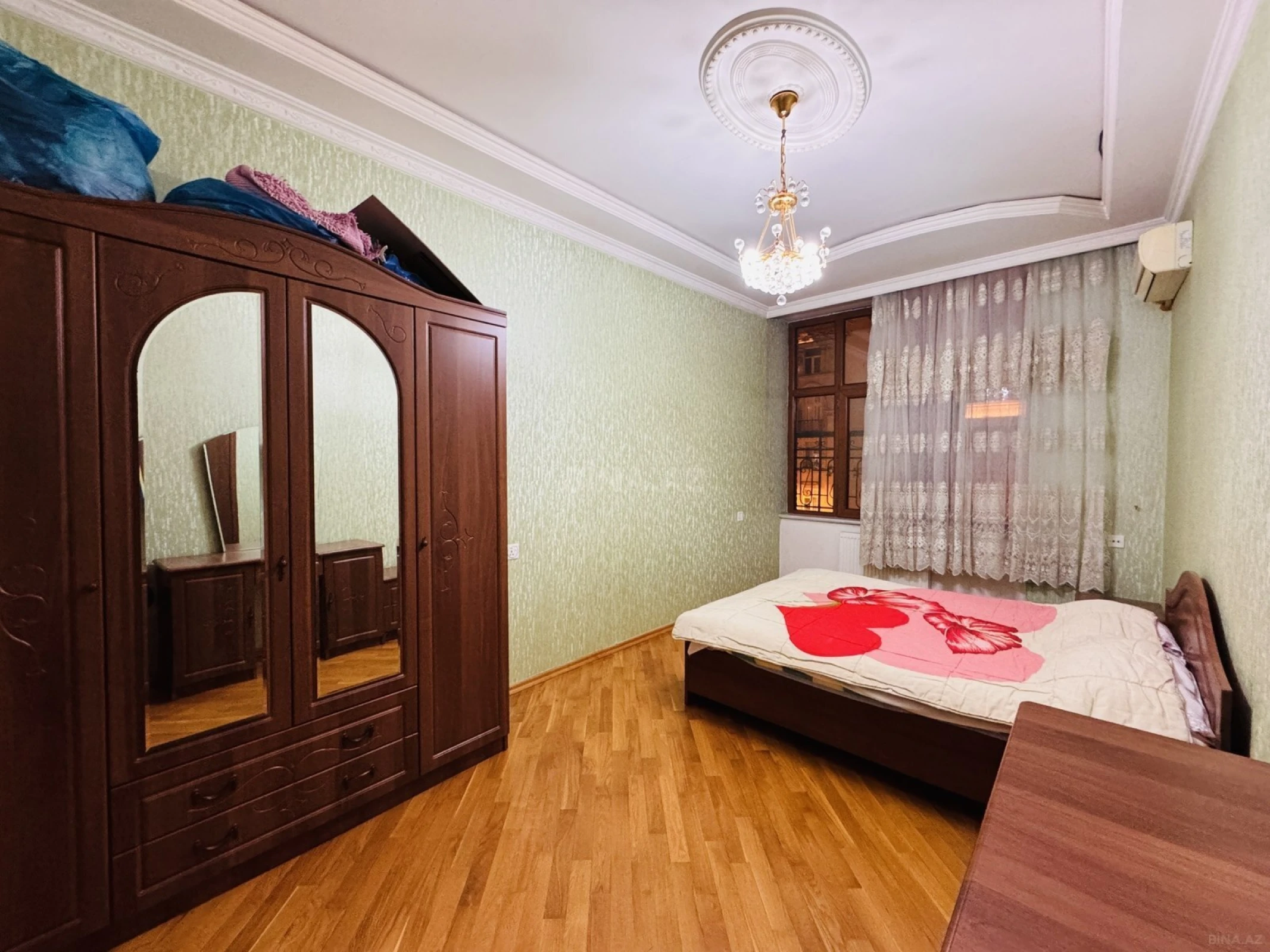 Satılır 2 otaqlı mənzil 65 m²