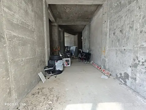 Satılır obyekt 295 m²