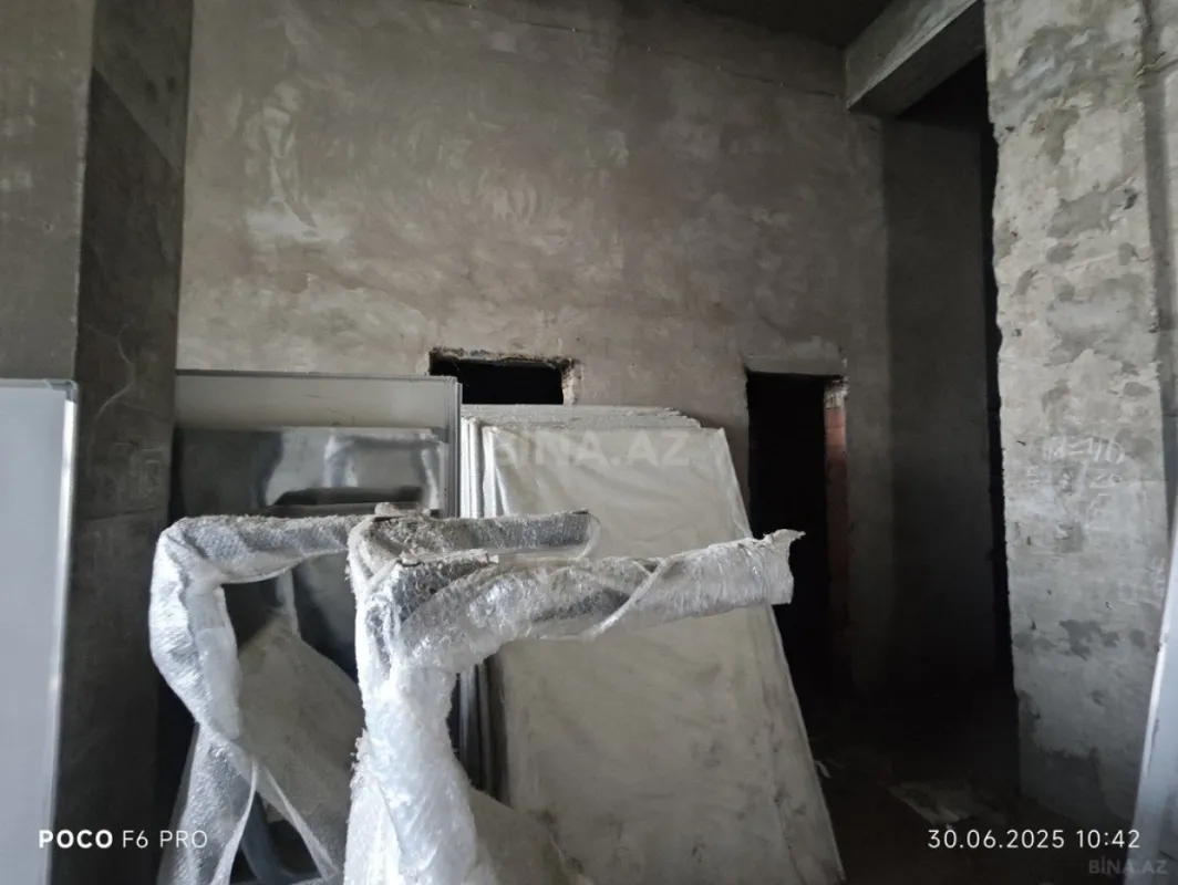 Satılır obyekt 295 m²