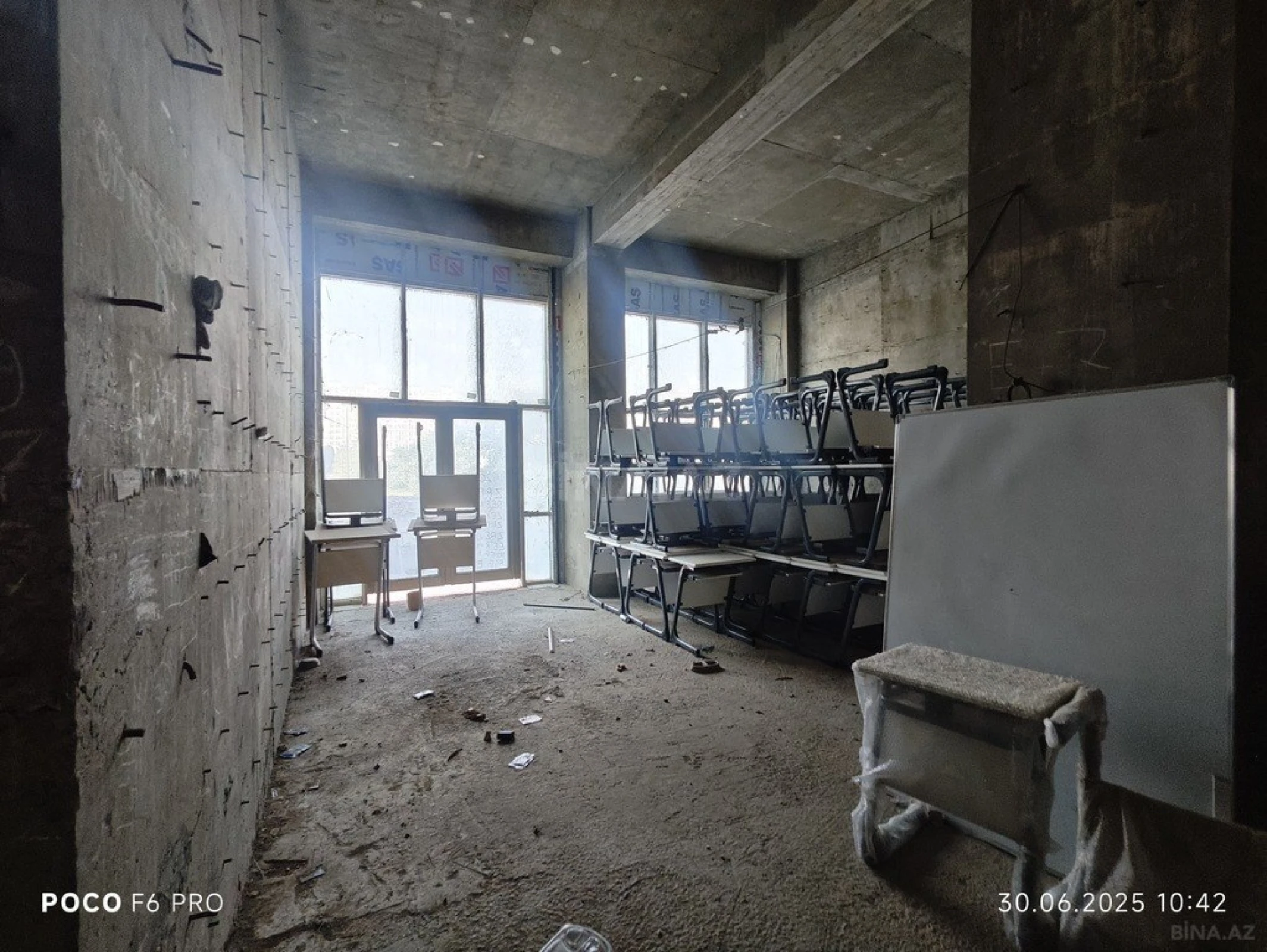 Satılır obyekt 295 m²